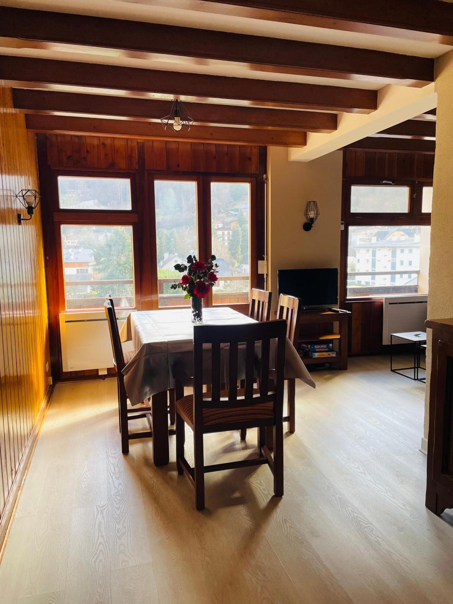 Appartement 58 M2 Avec Piscine Interieure Vue Montagne Centre Village , Parking Prive Saint-Lary-Soulan Eksteriør bilde